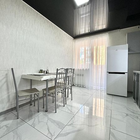 Apartpoltava 2 Окремі Кімнати, Новобудова, Два Великих Ліжка Центр, Корпусний Сад Exteriör bild